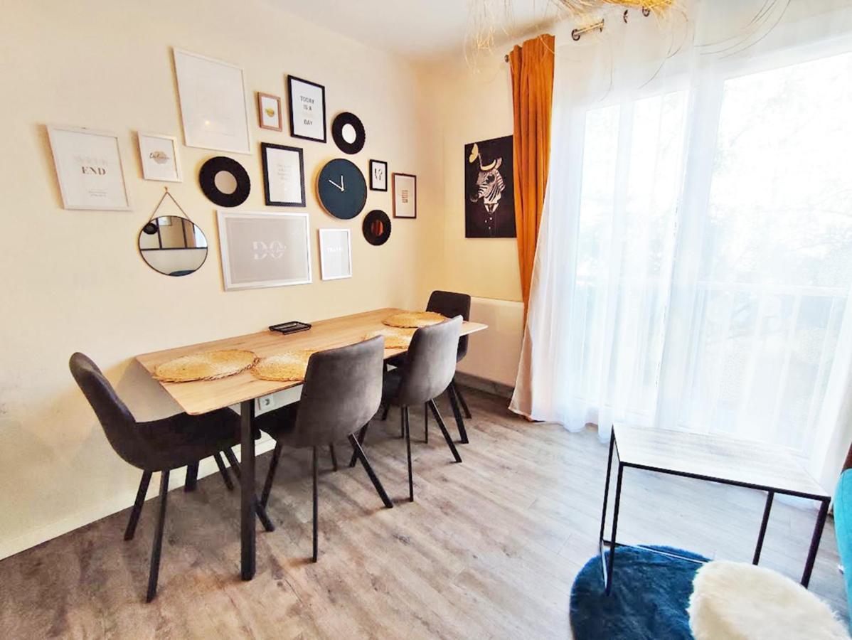 L'Escampette, Duplex T3, Centre Luchon, Wifi, Casier A Skis, 4 Personnes Bagneres-de-Luchon Bagian luar foto